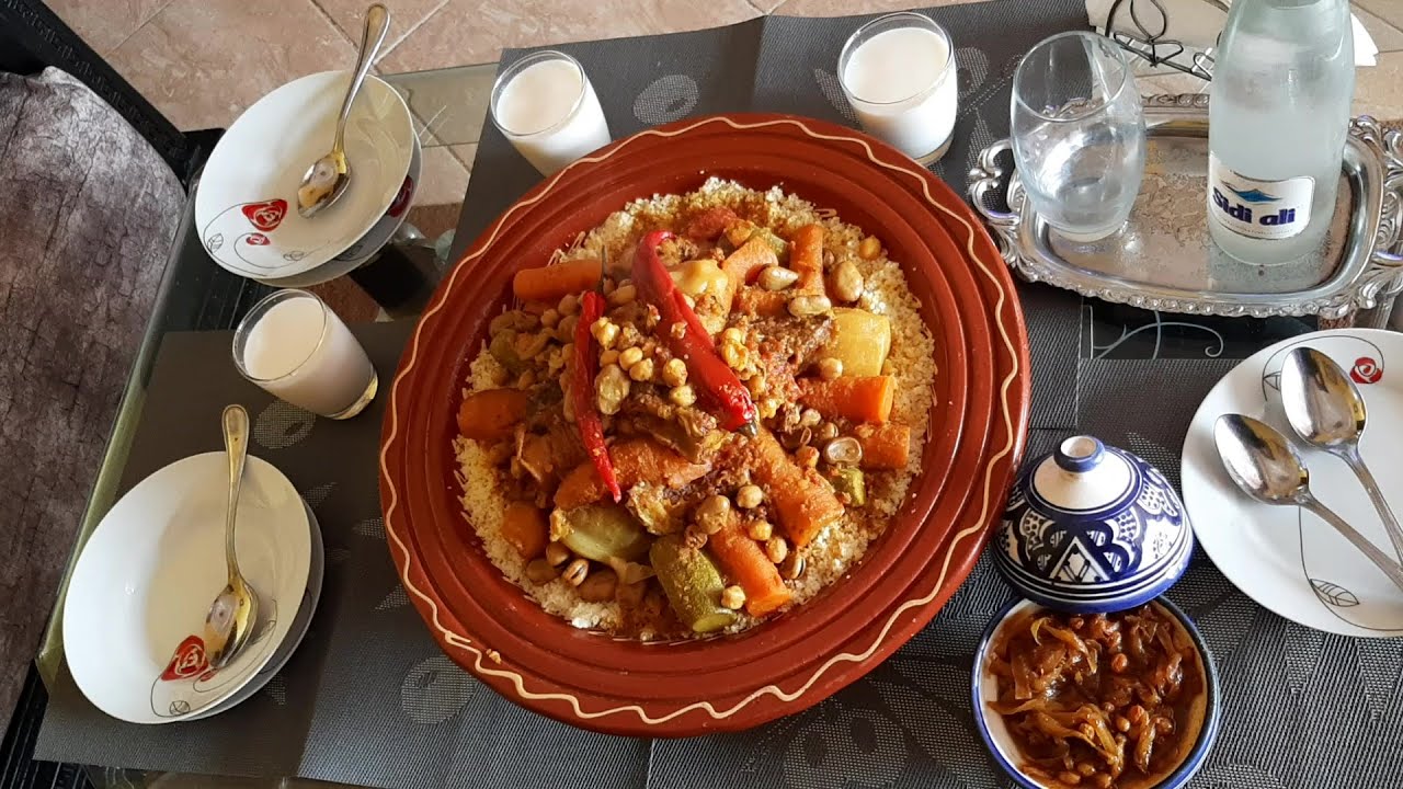 طبق الكسكس المغربي التقليدي